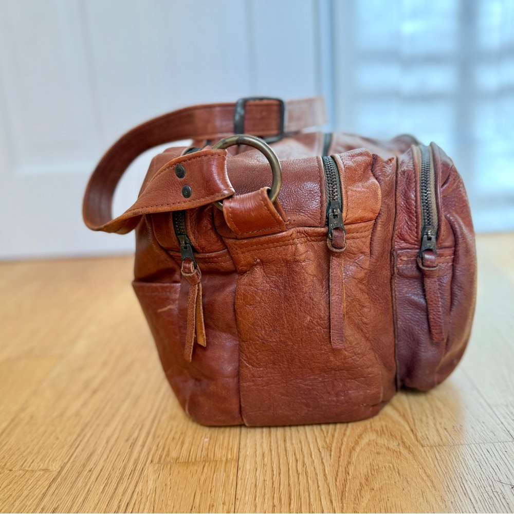 Unisex Leather Large Messenger Bag - Picture 3 of 16
